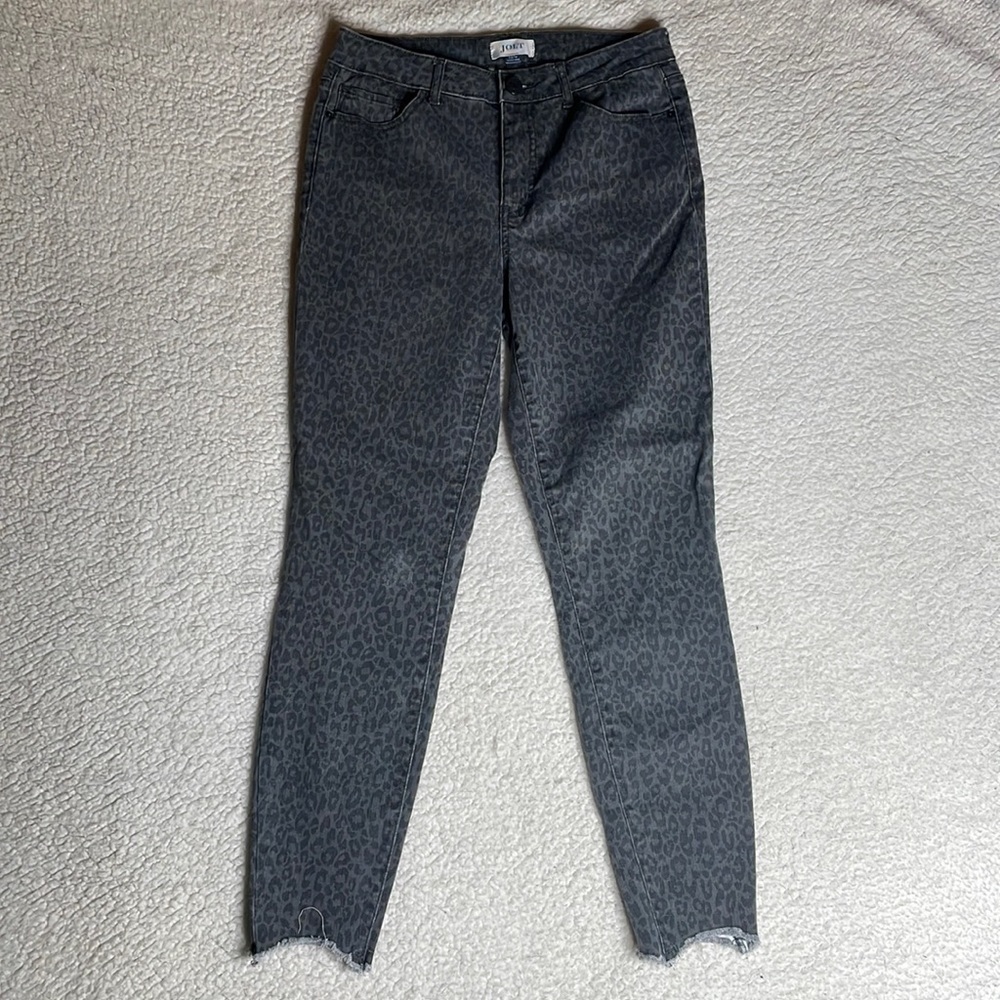Jolt Animal, print, stretch, denim, jeans, raw ham Size 27 cheetah print